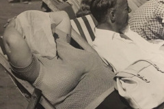 B-WOMAN-HANKIE